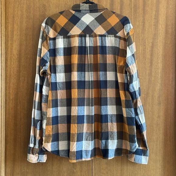 Mountain Warehouse Button Down - Picture 2 of 5